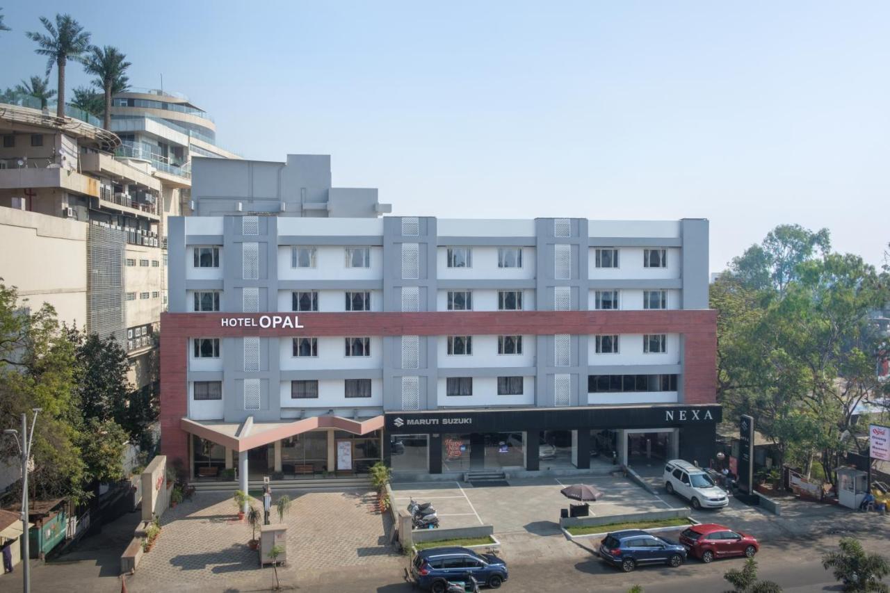 Hotel Opal Колхапур Екстериор снимка