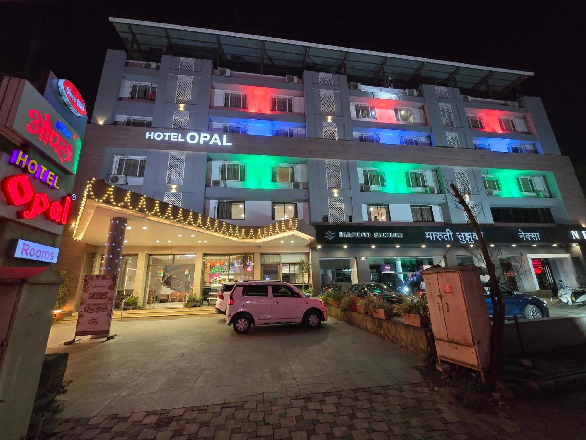 Hotel Opal Колхапур Екстериор снимка